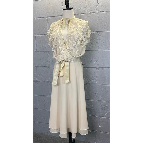 Vintage 1980s Cream Ivory Chiffon Lace Overlay Midi Dress Keyhole Neck Large - Picture 3 of 9